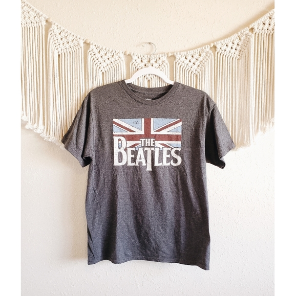 Urban Outfitters Tops - THE BEATLES Gray Graphic Short Sleeve Band Tee L